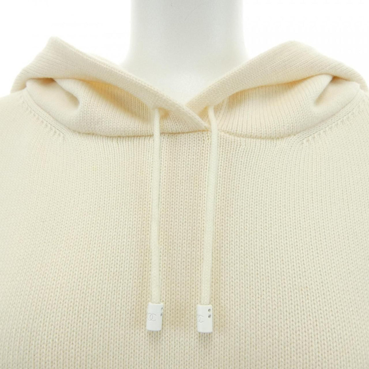 Chanel la Hoodie Beige — view 6
