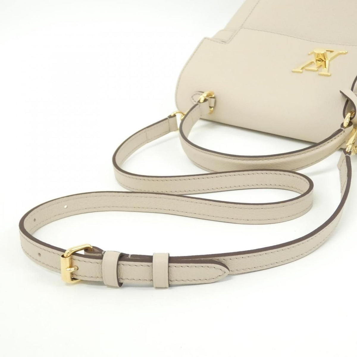 Louis Vuitton Lockme Ever Bag — view 7