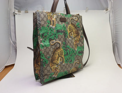 Gucci GG Supreme Bengal 2-Way Tote Bag — view 4