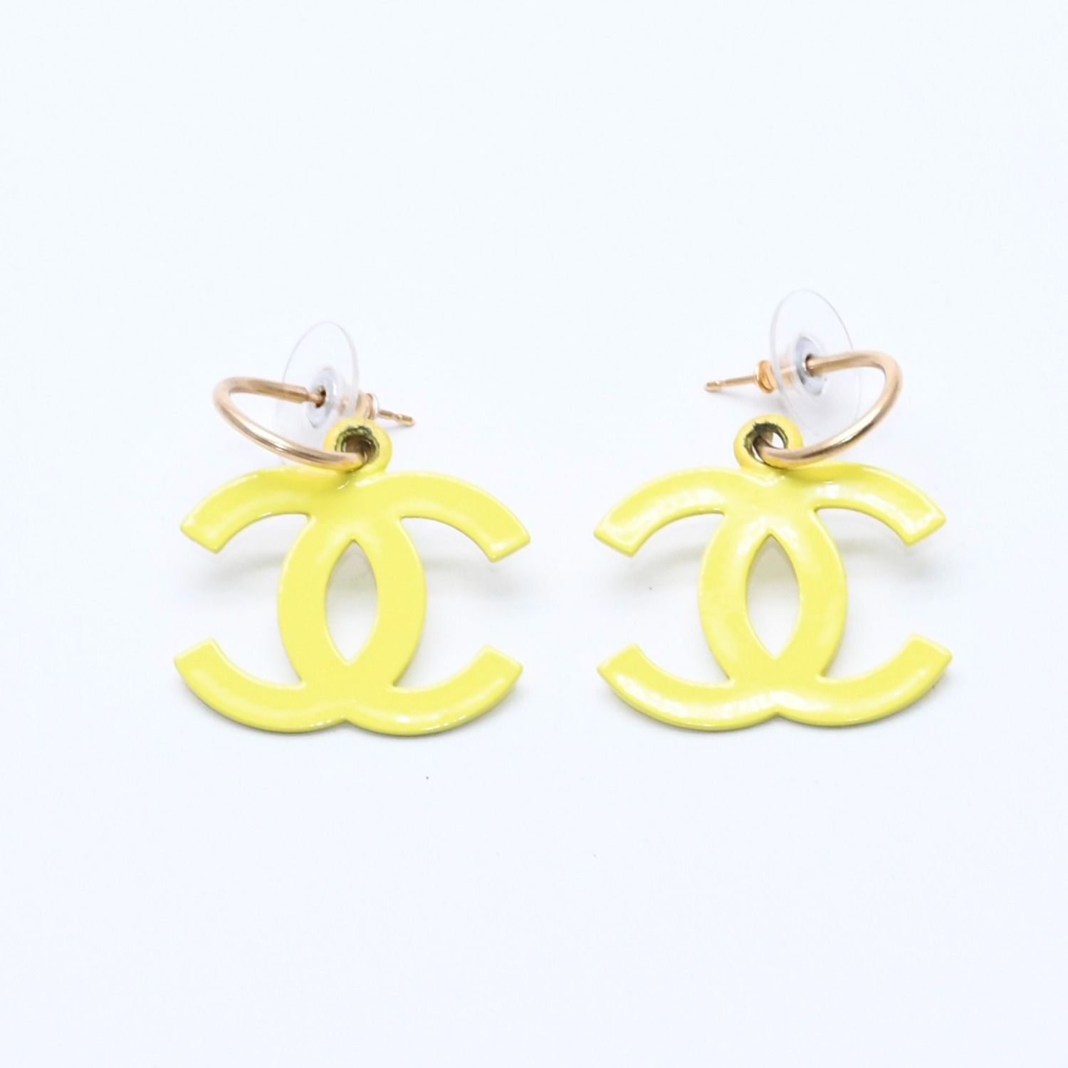 Chanel CC Logo Hoop Earrings 03 Metal Gold Plated Yellow — view 2