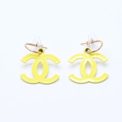 Chanel CC Logo Hoop Earrings 03 Metal Gold Plated Yellow — view 2