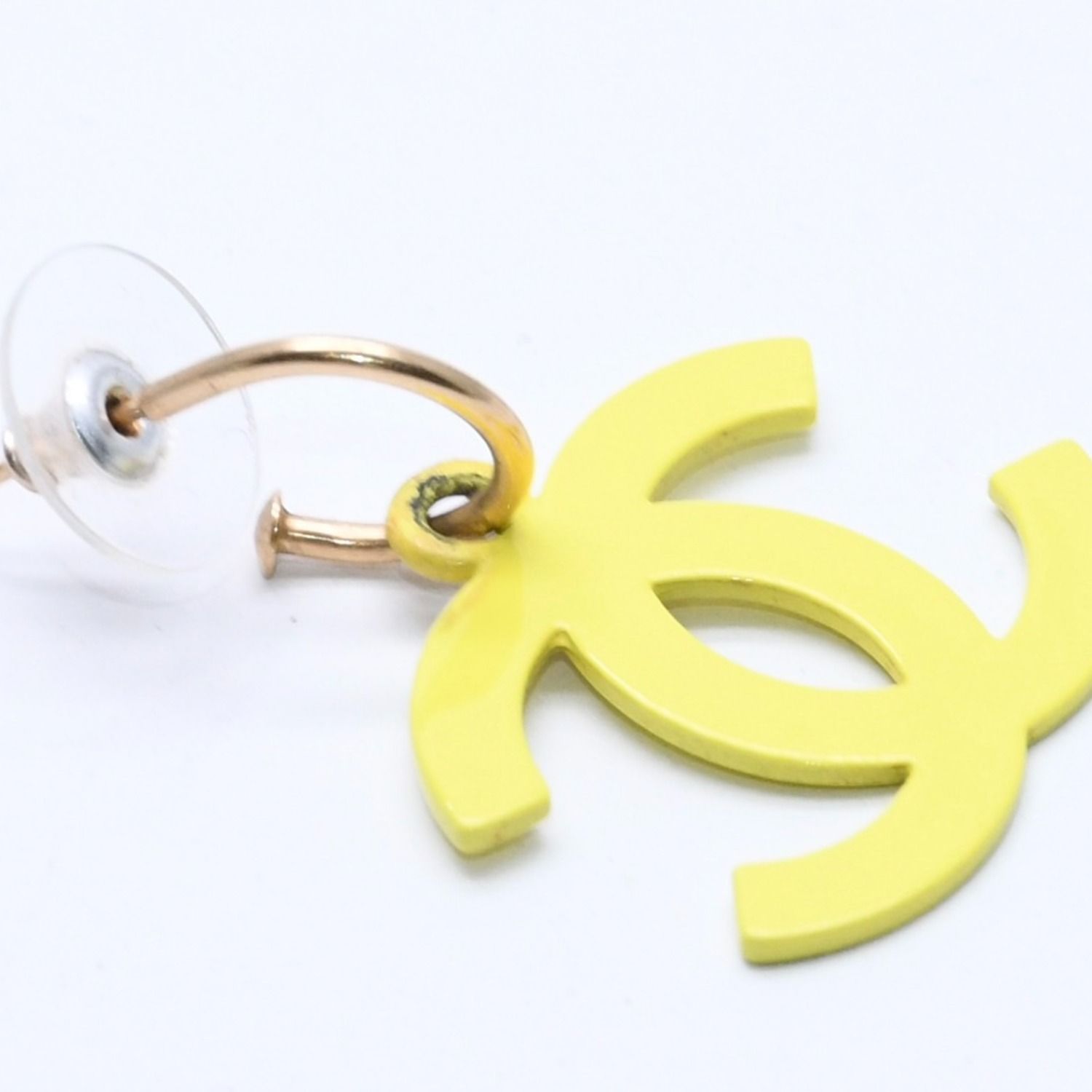 Chanel CC Logo Hoop Earrings 03 Metal Gold Plated Yellow — view 4