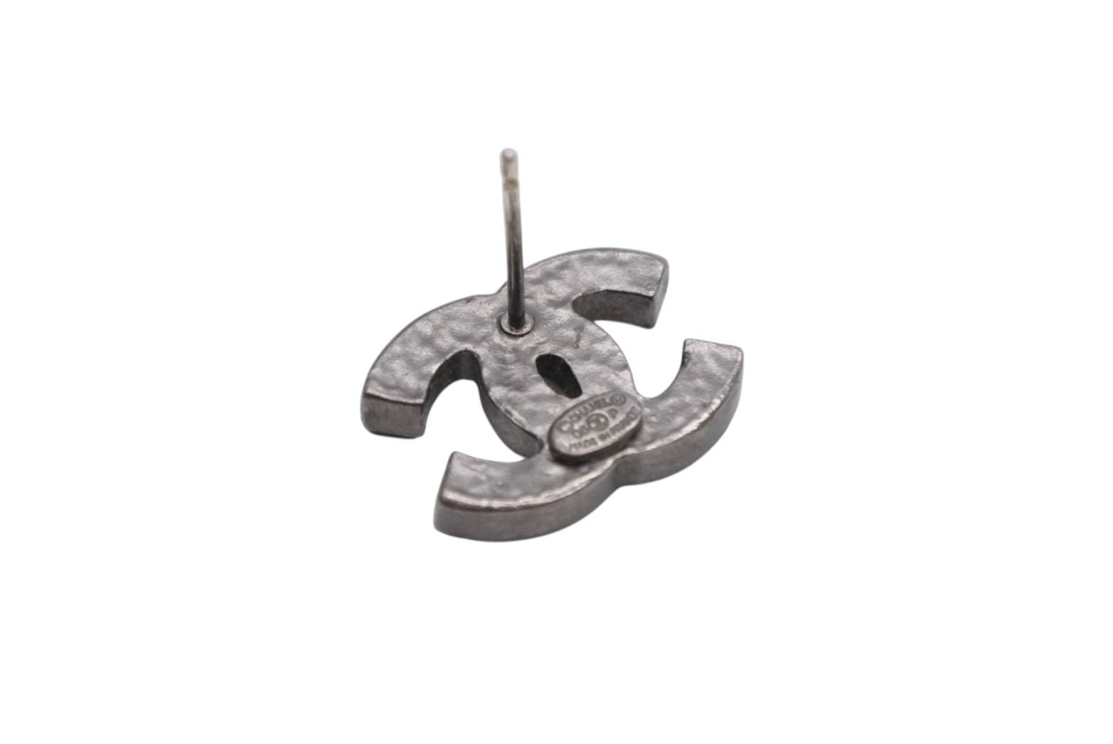 Chanel CC Logo Earrings 05 Metal Enamel Rhinestone Silver — view 4