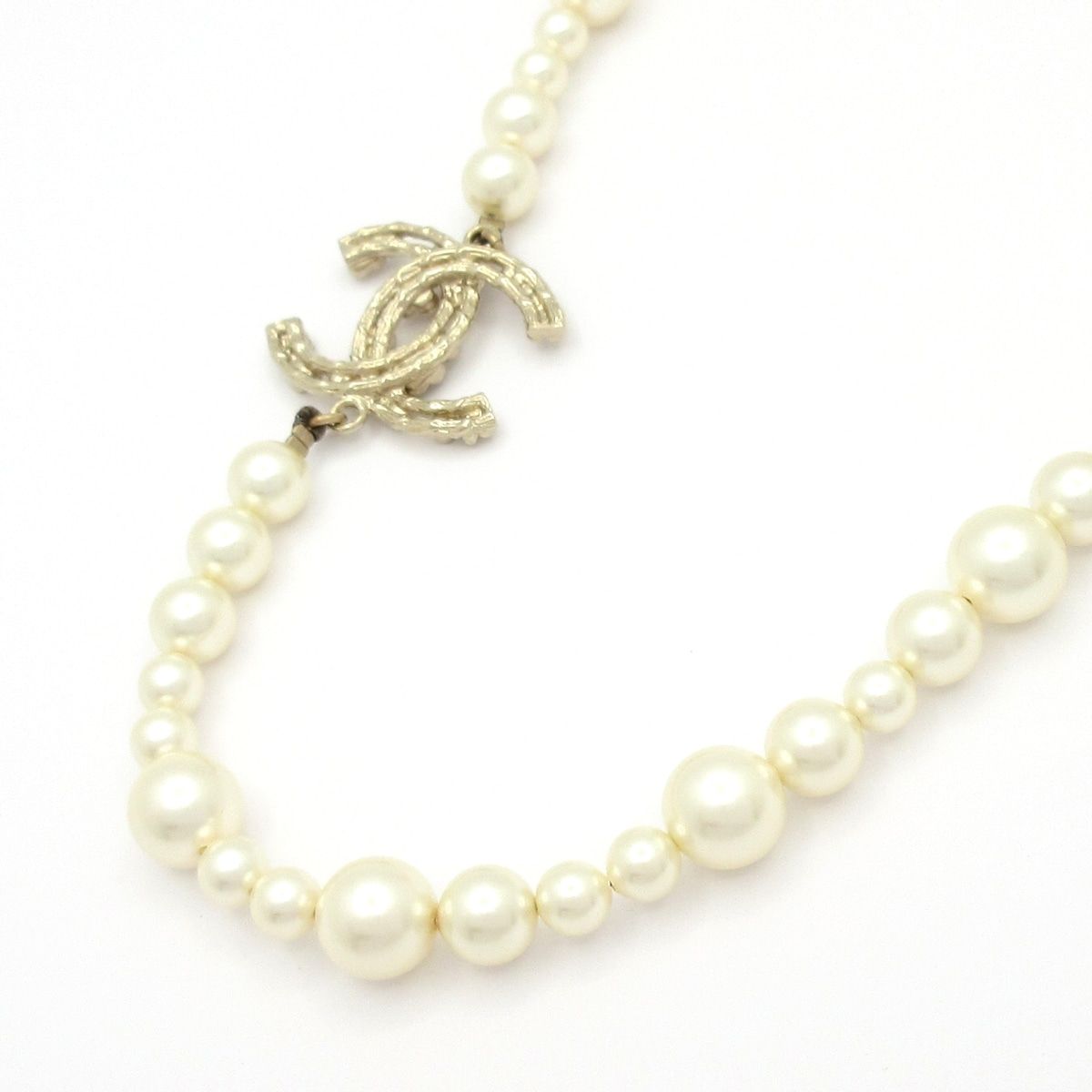 Chanel Necklace CC Logo Ivory Gold Clear Camellia — view 3