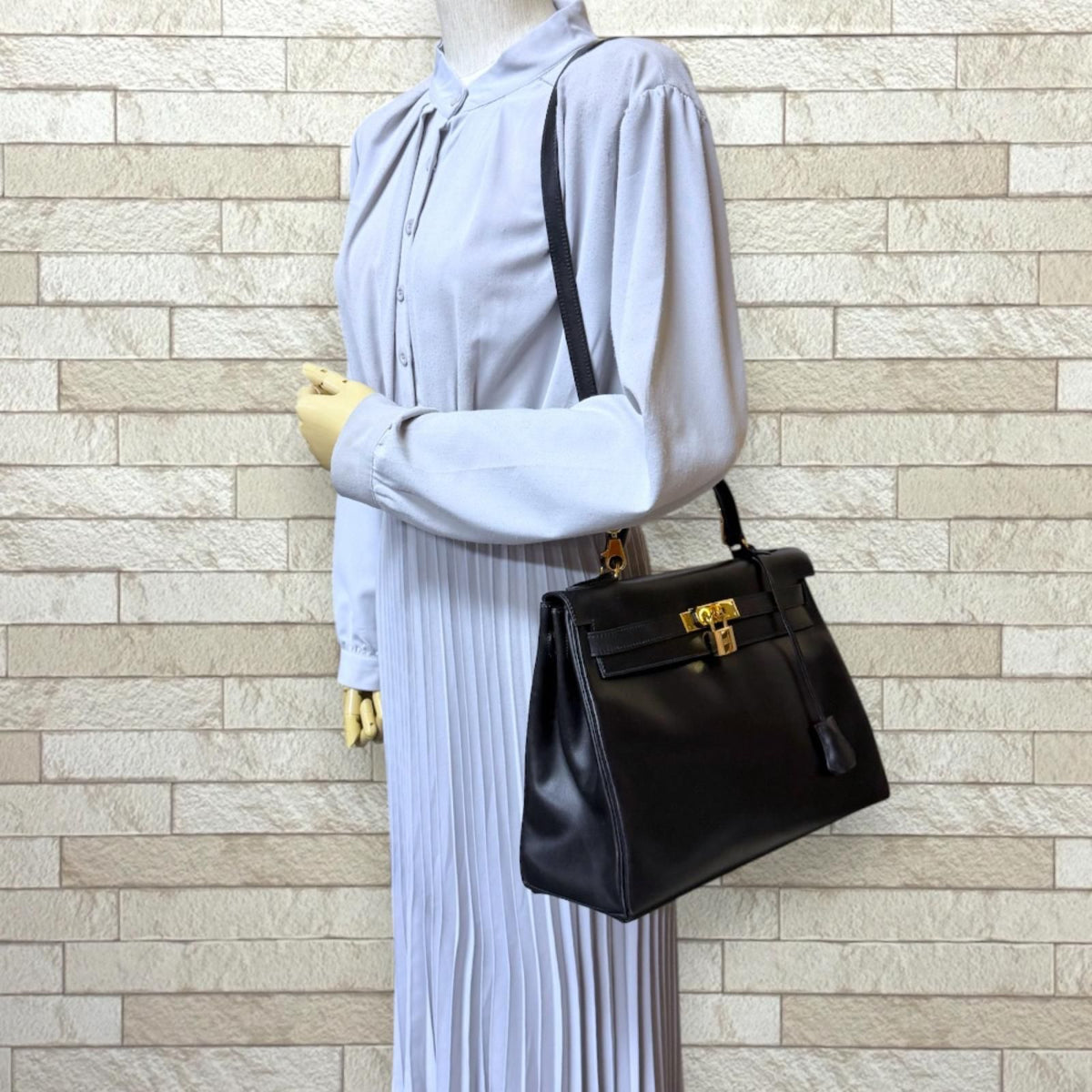 Hermes Kelly 32 Shoulder Bag Box Calf Black — view 2