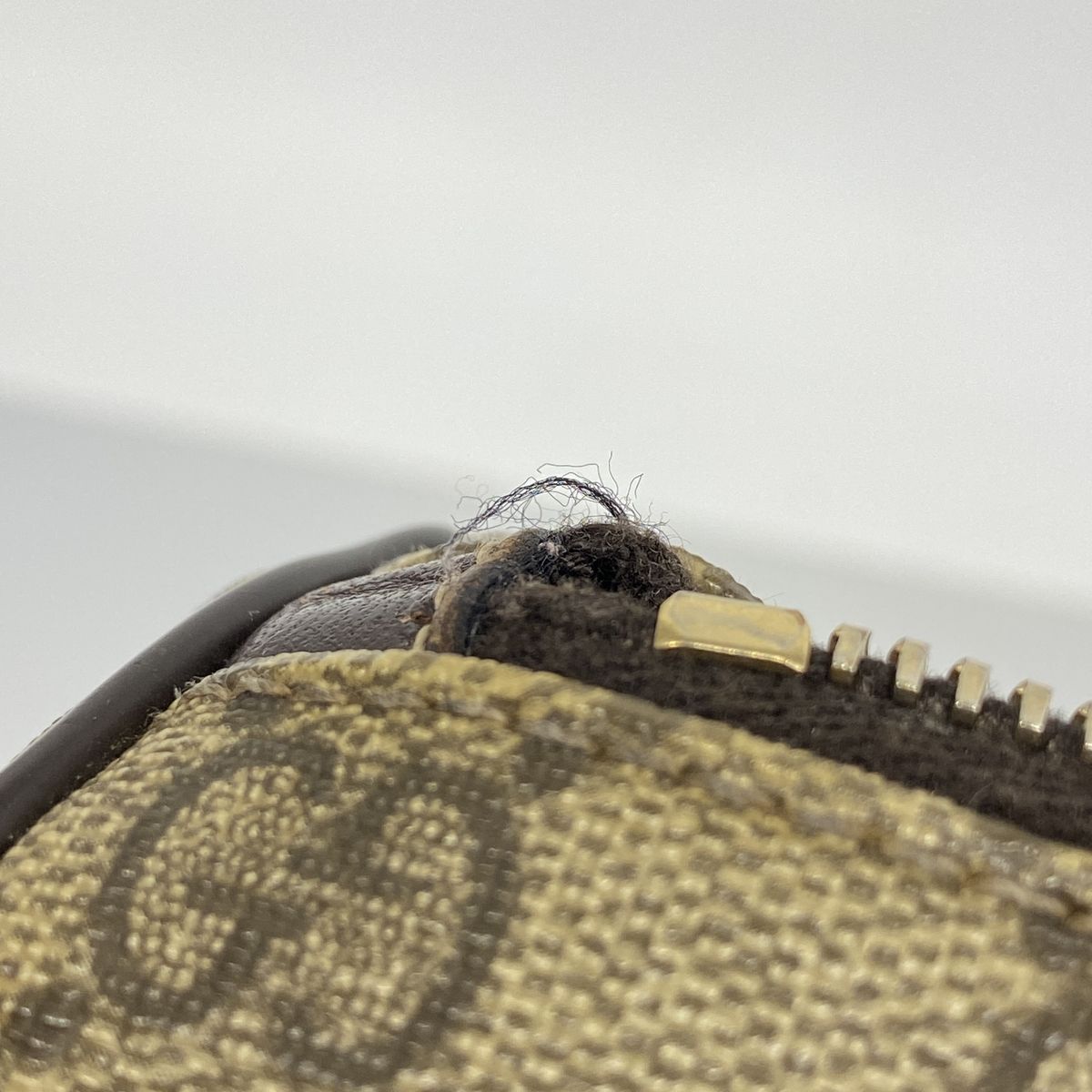 Gucci Shoulder Bag GG Supreme Brown Champagne Gold — view 7