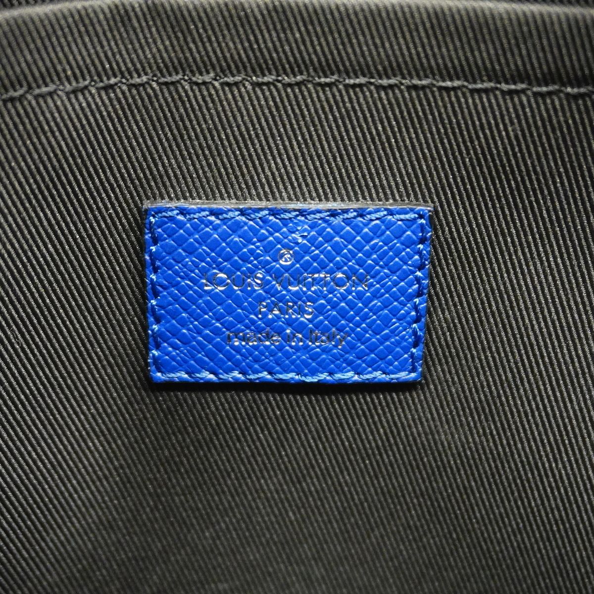 Louis Vuitton Shoulder Bag Taigarama Outdoor Messenger PM Cobalt — view 5