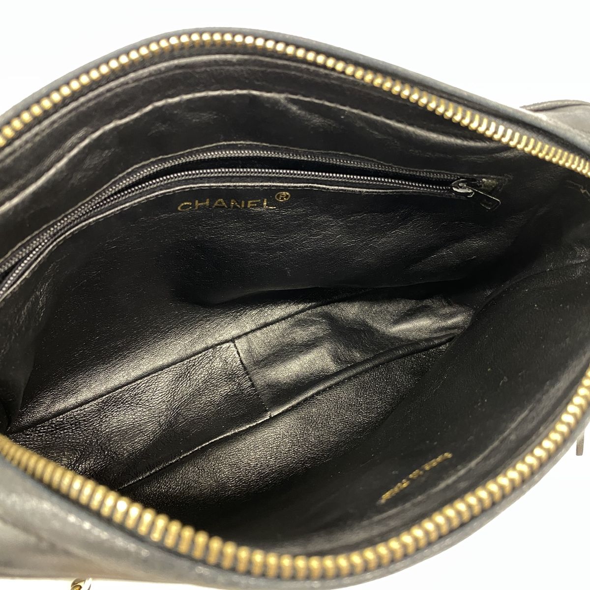 Chanel Shoulder Bag Quilted Lambskin Black Gold — view 4