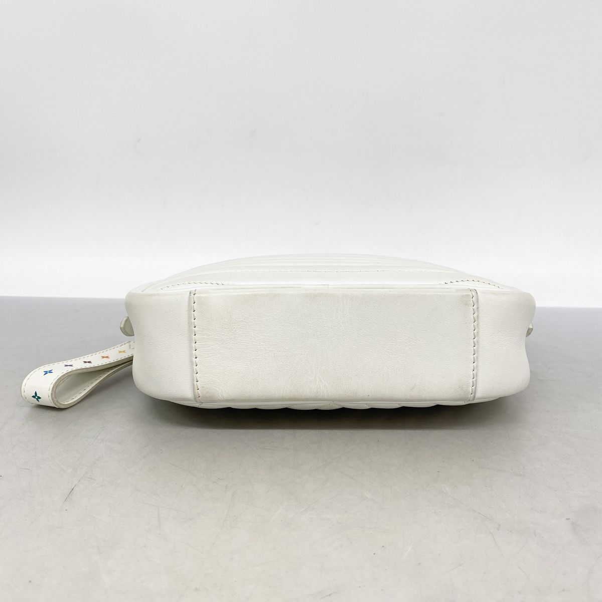 Louis Vuitton Shoulder Bag New Wave New Camera Bag Snow — view 3