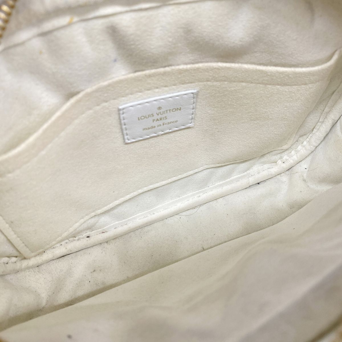 Louis Vuitton Shoulder Bag New Wave New Camera Bag Snow — view 4
