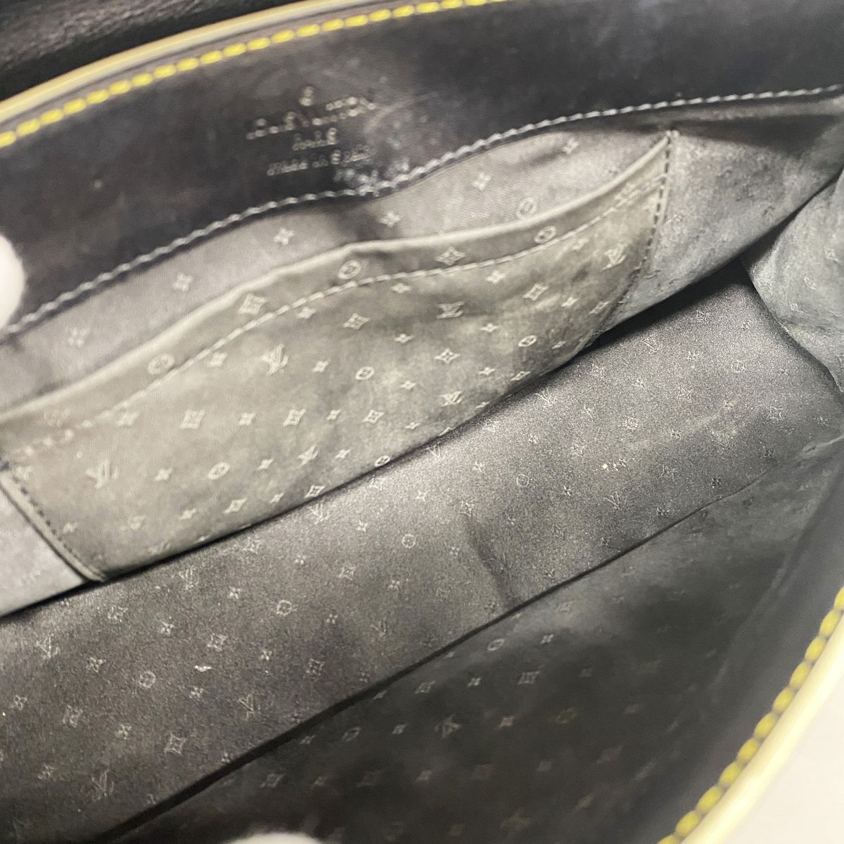Louis Vuitton Shoulder Bag Suhali Tarantula Noir — view 4