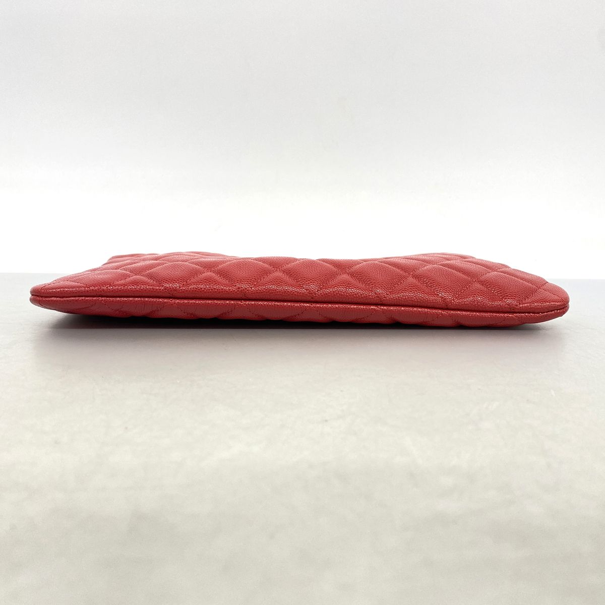 Chanel Clutch Quilted Caviar Leather Red Gold — view 3