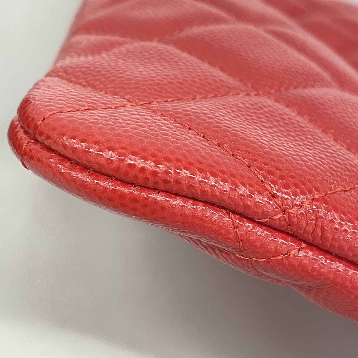 Chanel Clutch Quilted Caviar Leather Red Gold — view 7