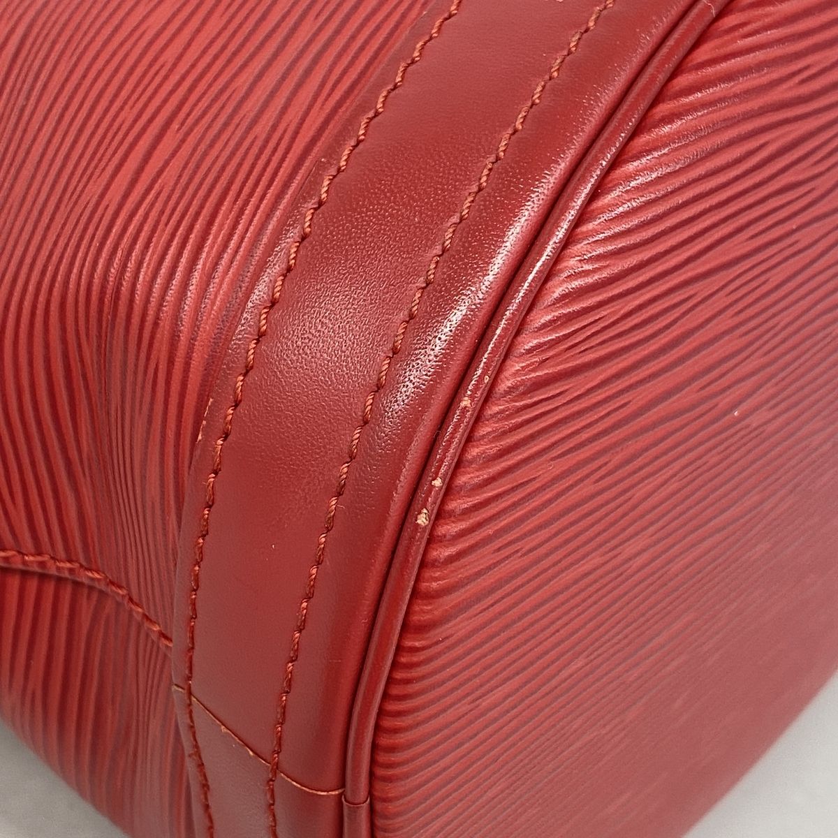 Louis Vuitton Tote Bag Epi Bucket PM Rouge — view 6