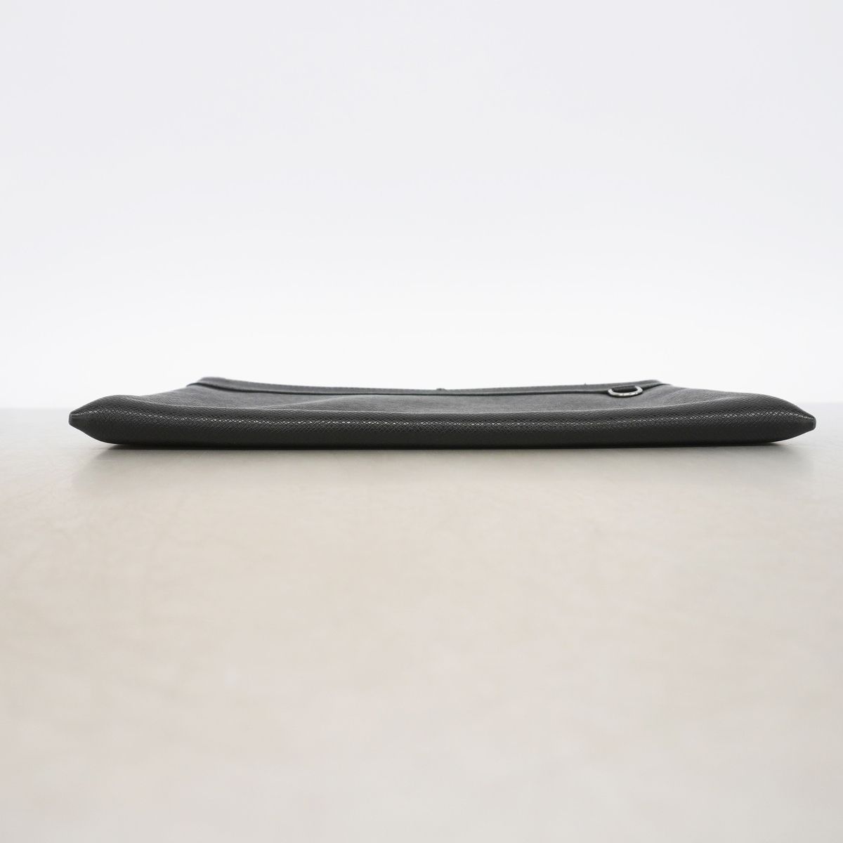 Louis Vuitton Clutch Taiga Pochette Apollo Noir — view 3