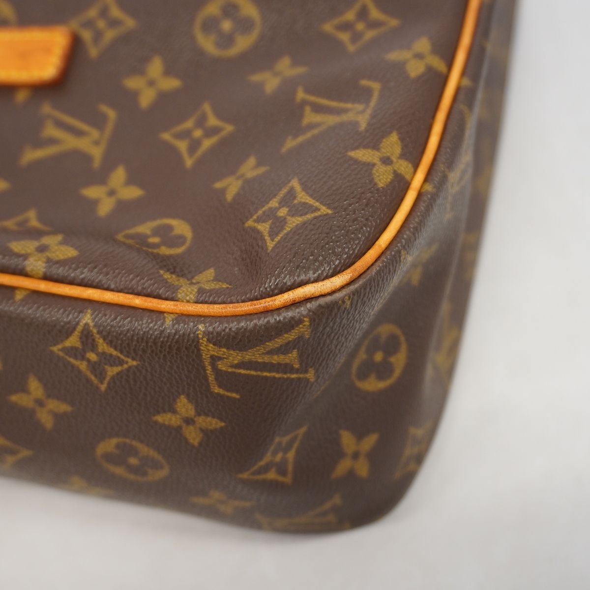 Louis Vuitton Shoulder Bag Monogram Cite GM Brown — view 6