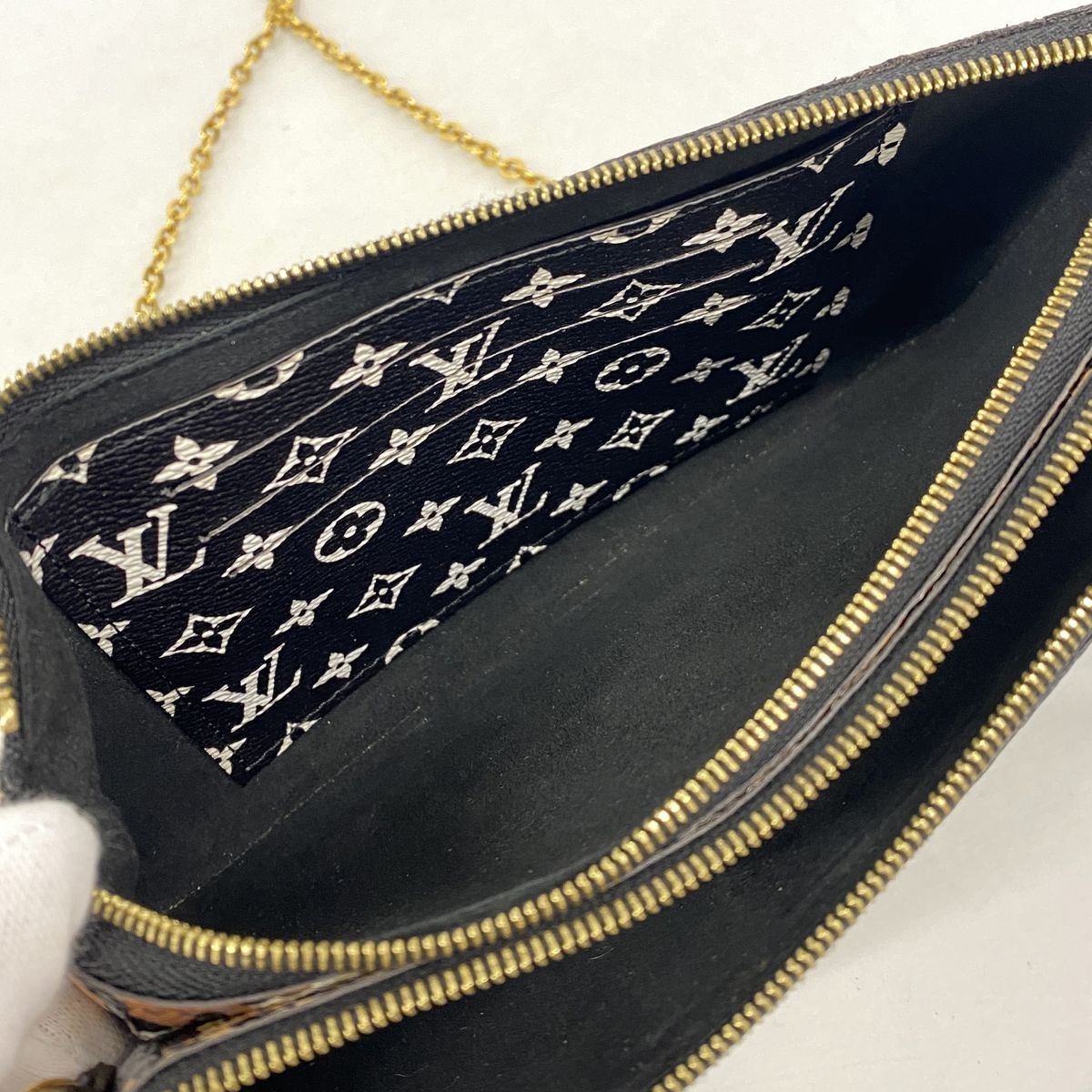 Louis Vuitton Shoulder Bag Monogram Jungle Pochette Double Zip Black Brown — view 4