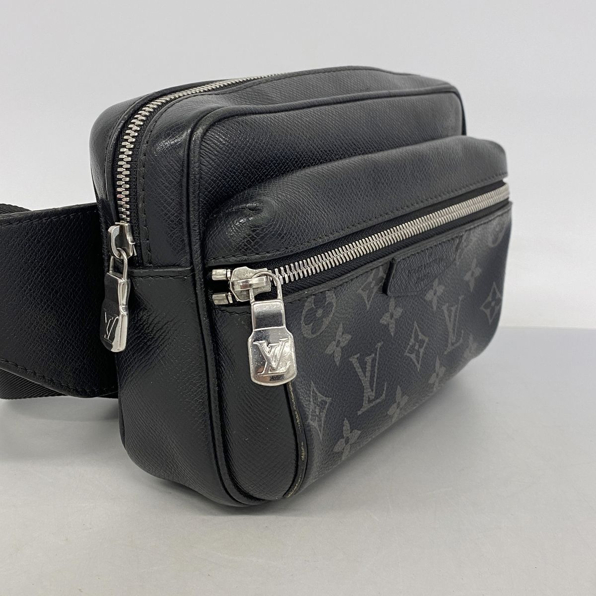 Louis Vuitton Belt Bag Taigarama Outdoor Black — view 2