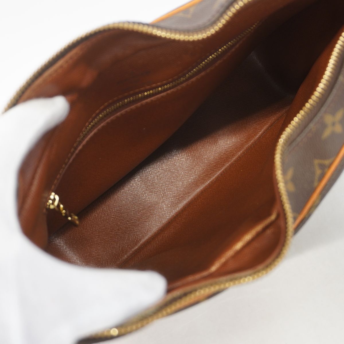 Louis Vuitton Shoulder Bag Monogram Boulogne 30 Brown — view 4