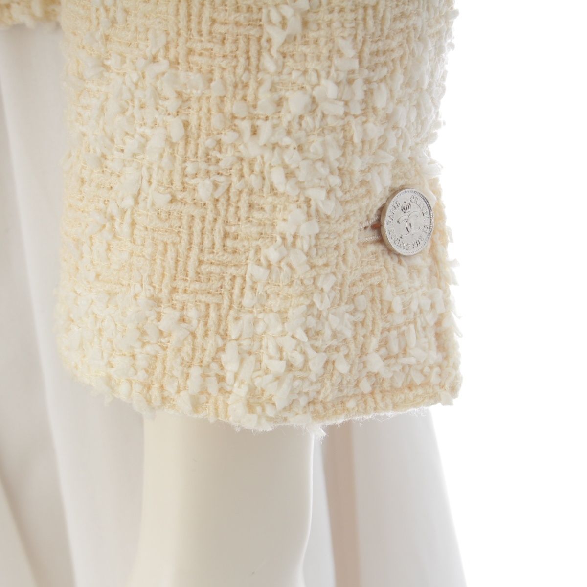 Chanel Tweed Coco Buttons Collarless Jacket White 36 — view 7