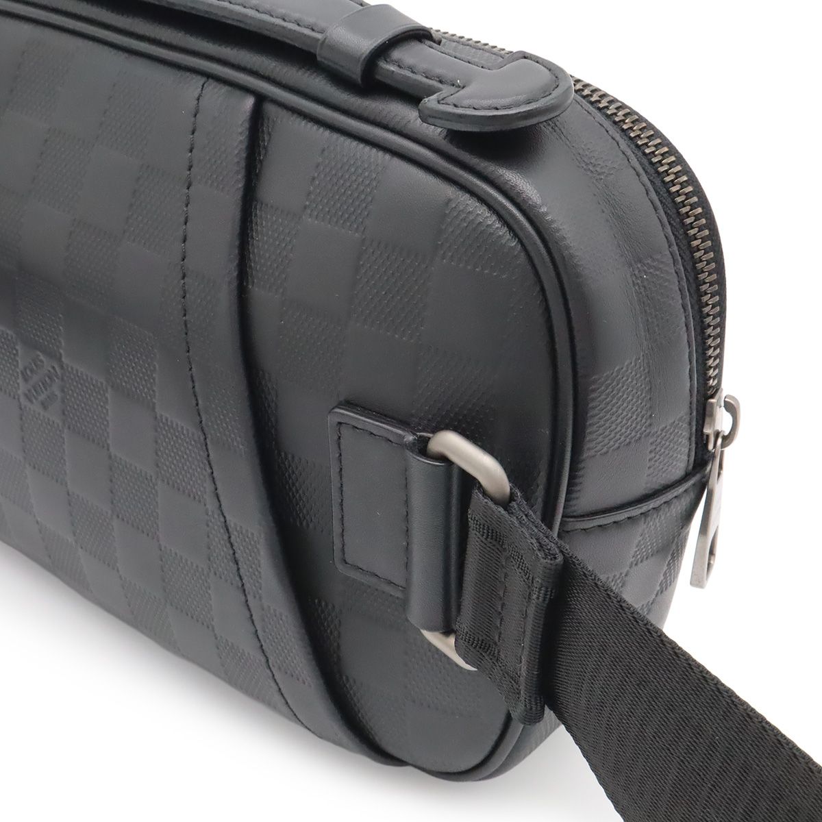 Louis Vuitton Damier Infini Ambler Belt Bag 2-Way Leather Onyx Black — view 4