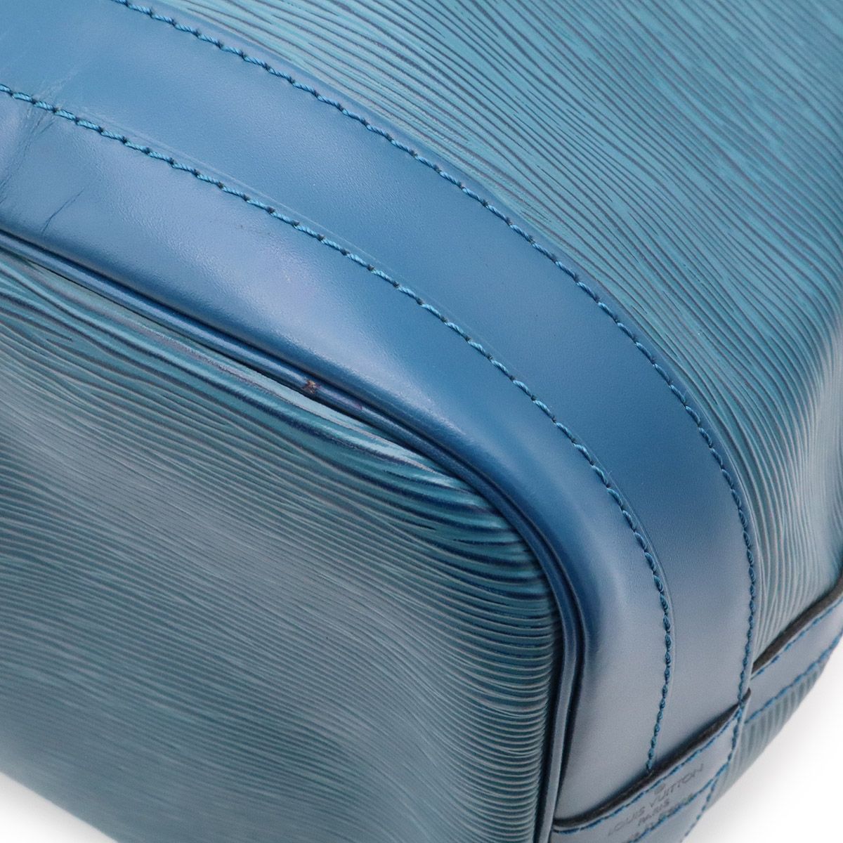 Louis Vuitton Epi Noe Drawstring Shoulder Bag Leather Toledo Blue — view 3