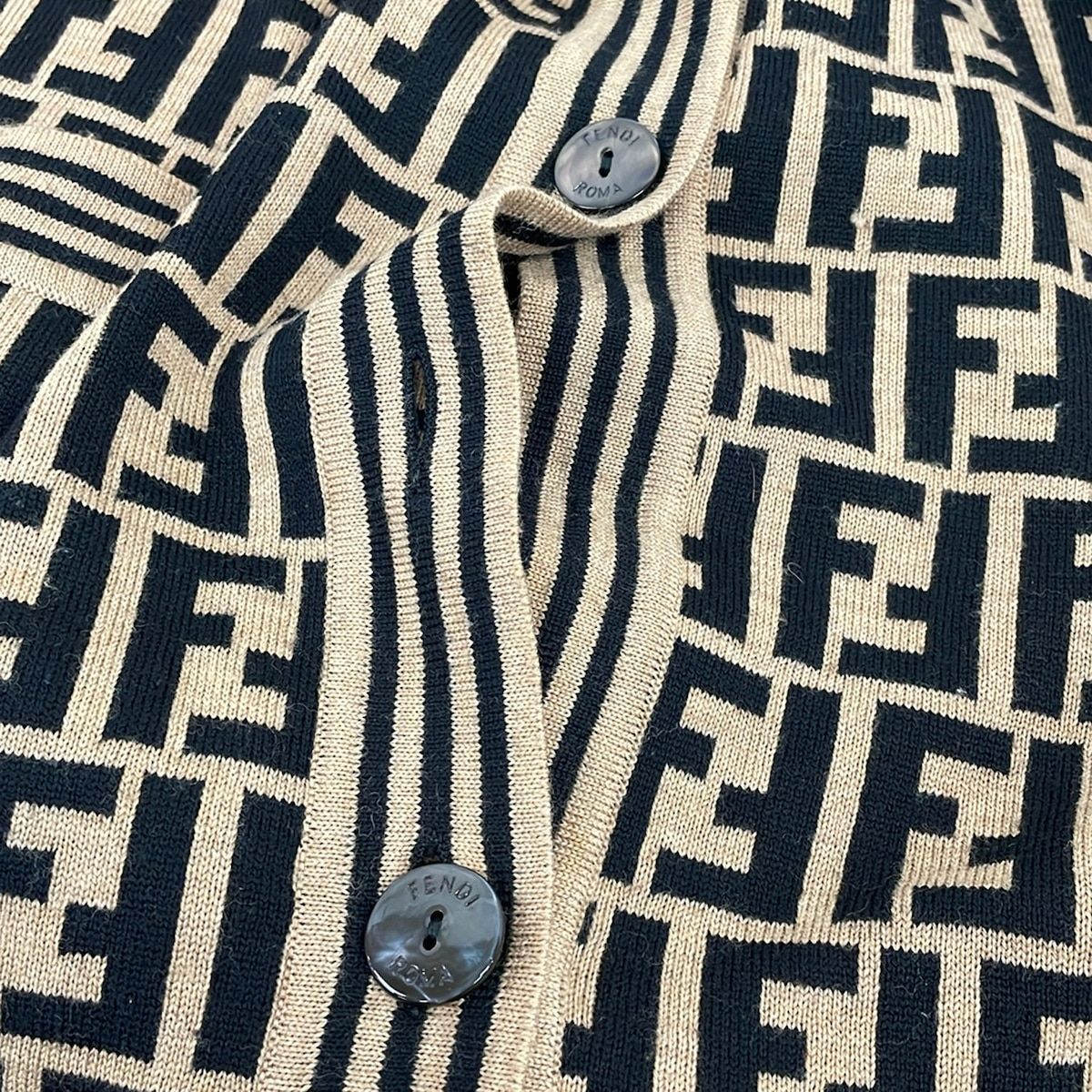 Fendi Cardigan M Beige Black Long Sleeve Zucca — view 5