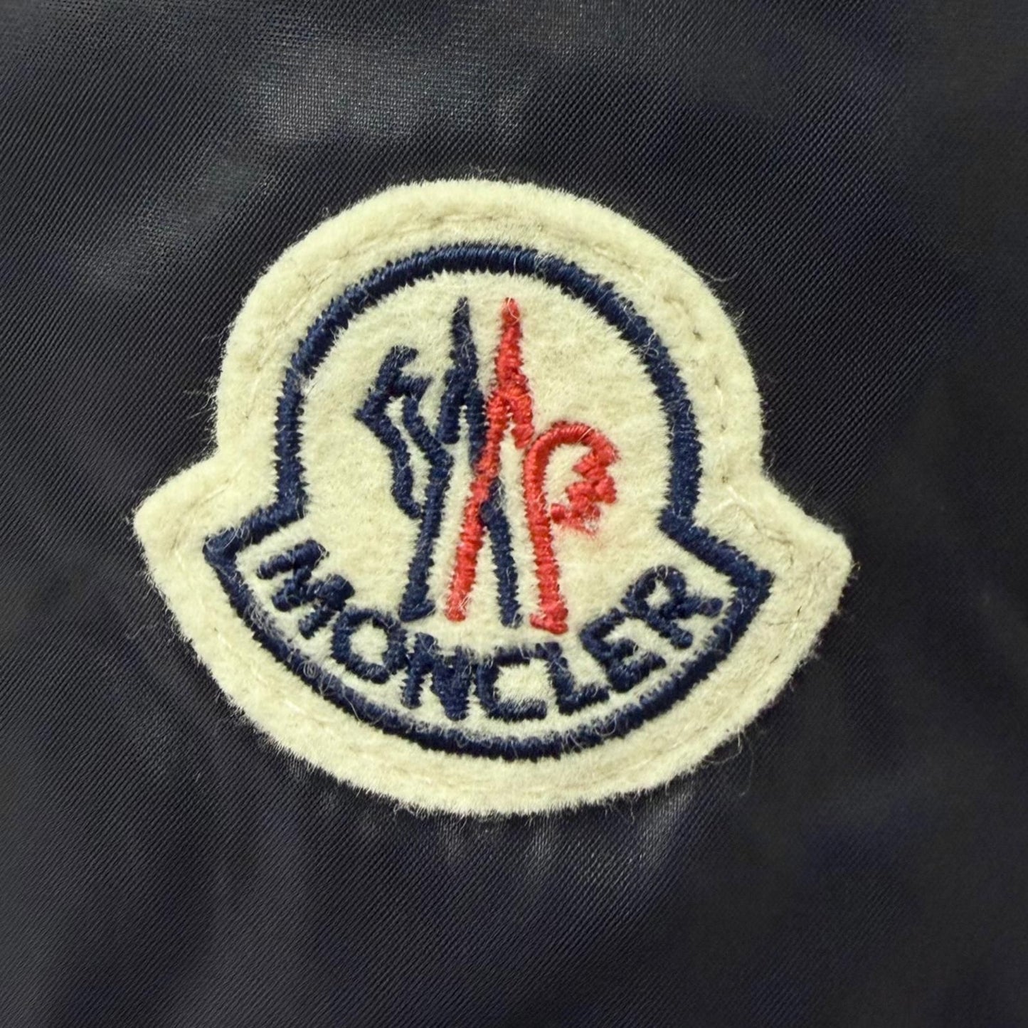 Moncler Maya Giubbotto Logo Patch Hooded Down Jacket Puffer Navy — view 7