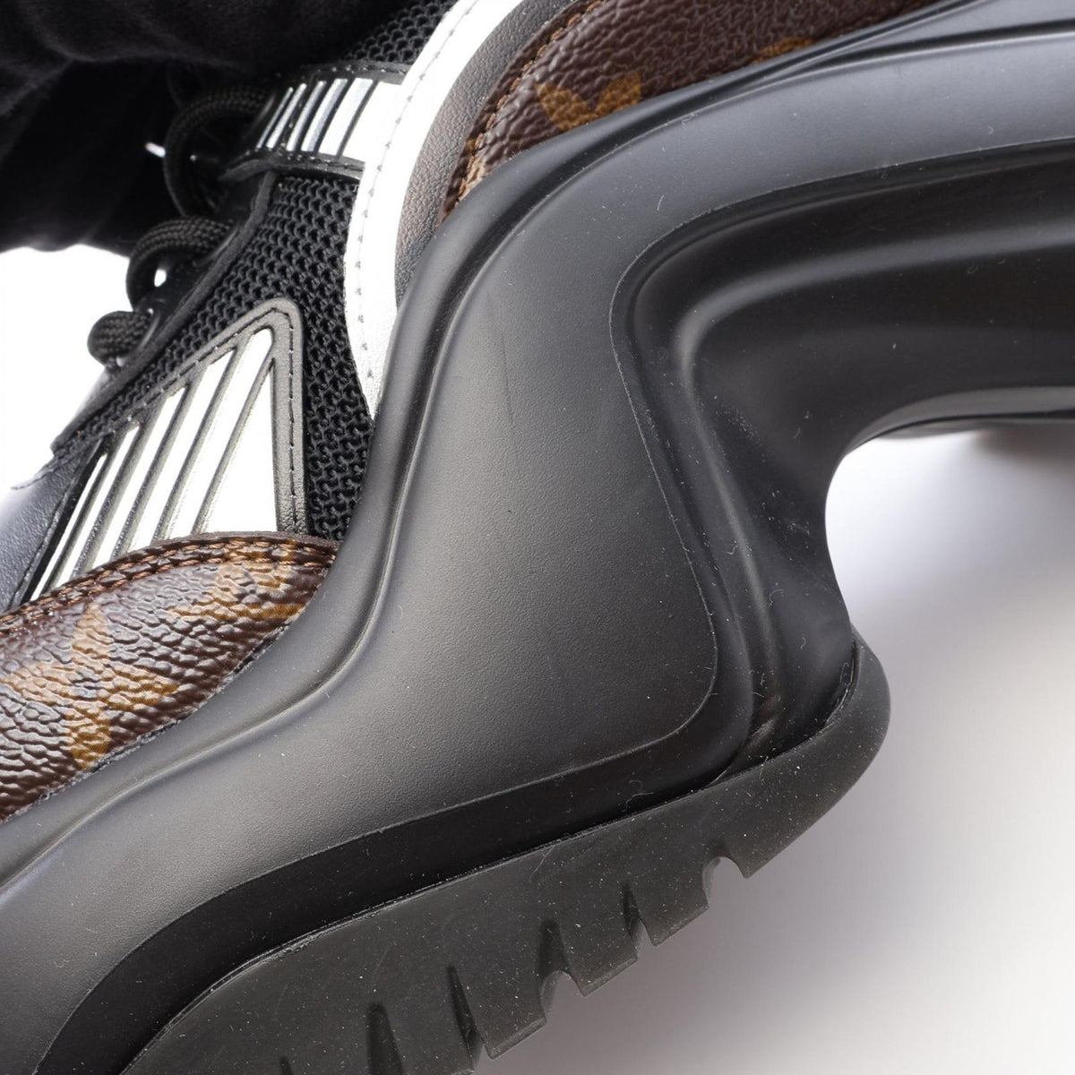 Louis Vuitton Sneakers LV Archlight Monogram Leather 2.0 — view 8