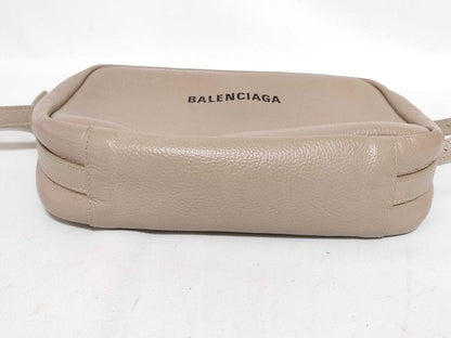 Balenciaga Shoulder Bag Everyday Beige Leather — view 3