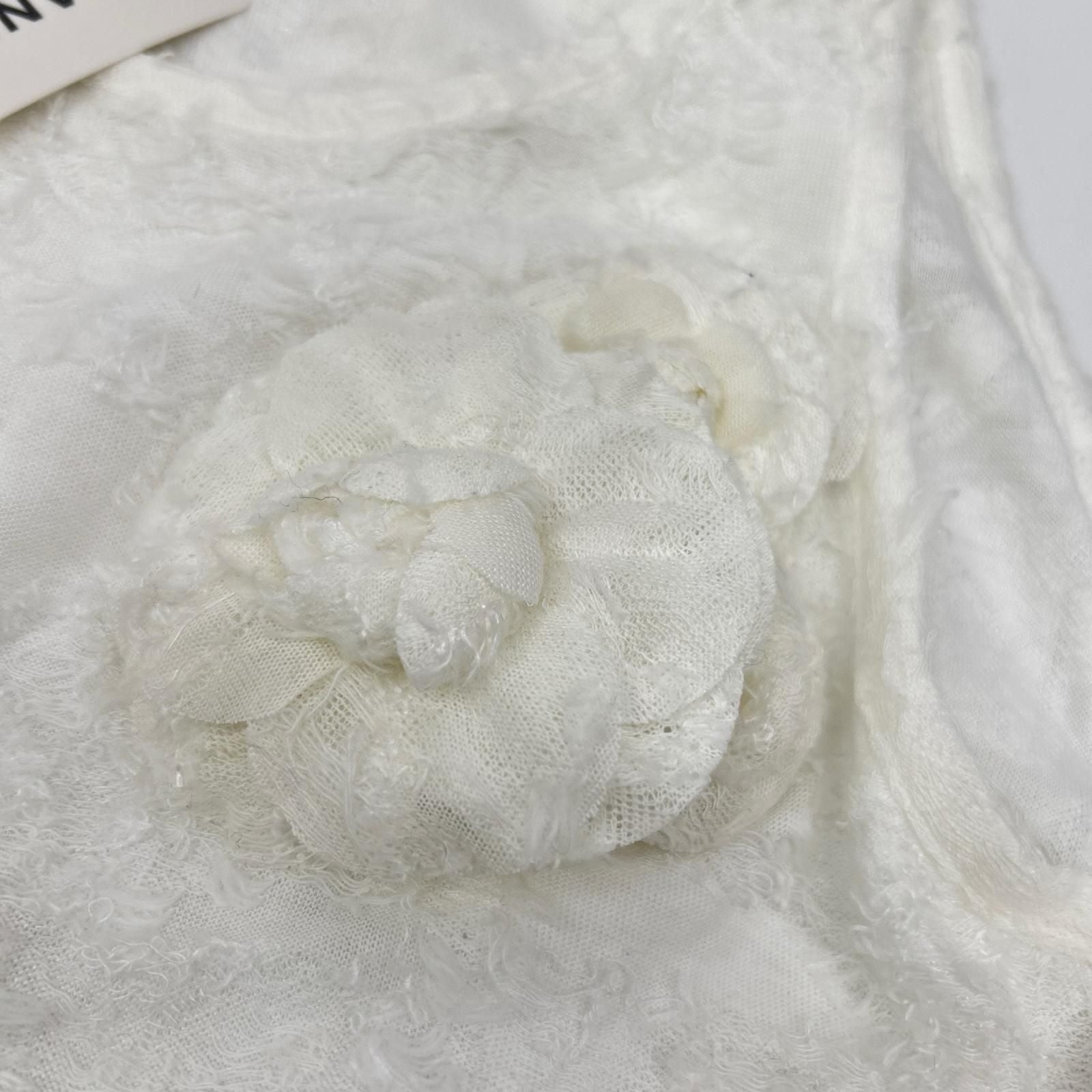 Chanel White Camellia Corsage Sleeveless Knit Sweater 34 — view 7