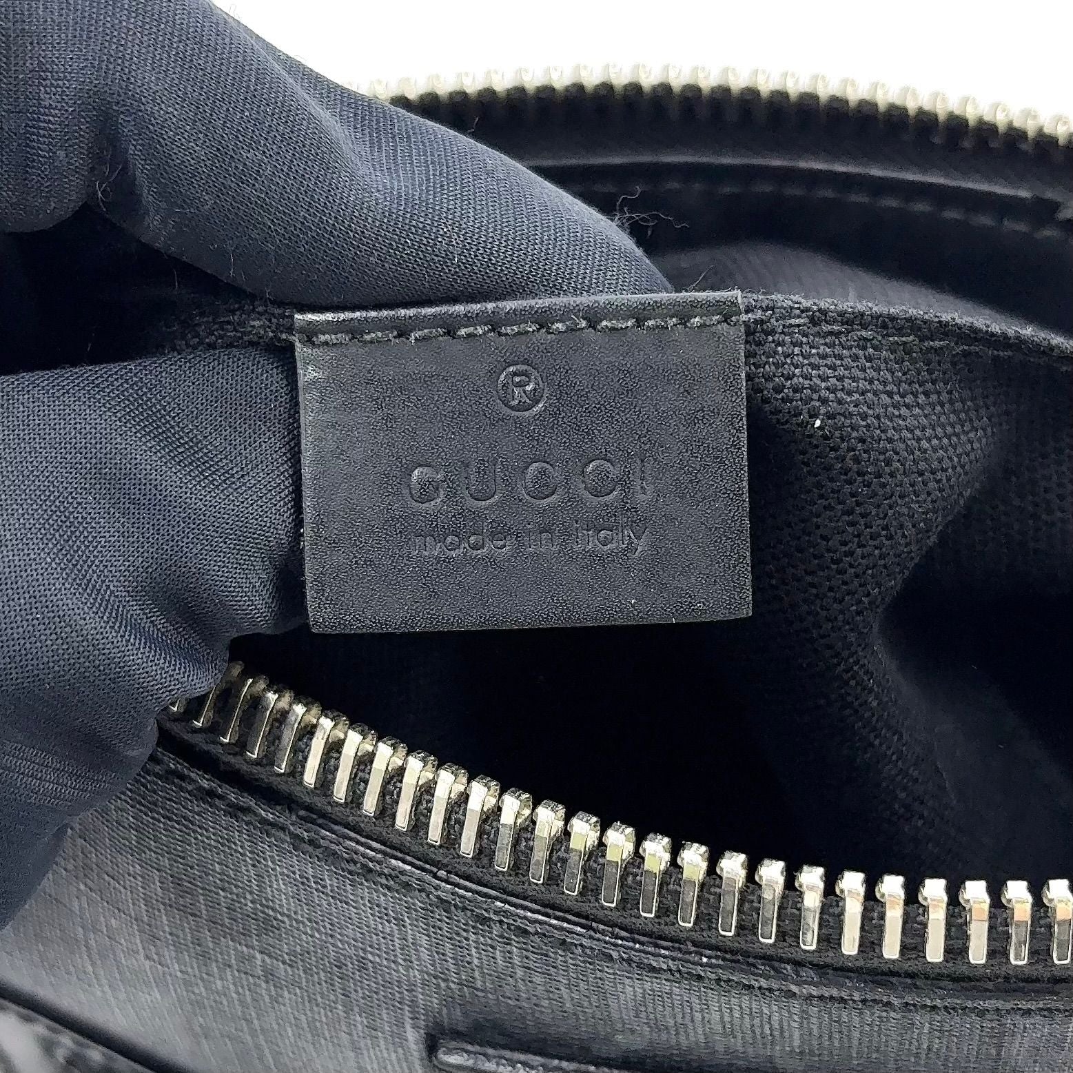 Gucci GG Supreme Small Messenger Bag Leather Navy Black Red Silver — view 4