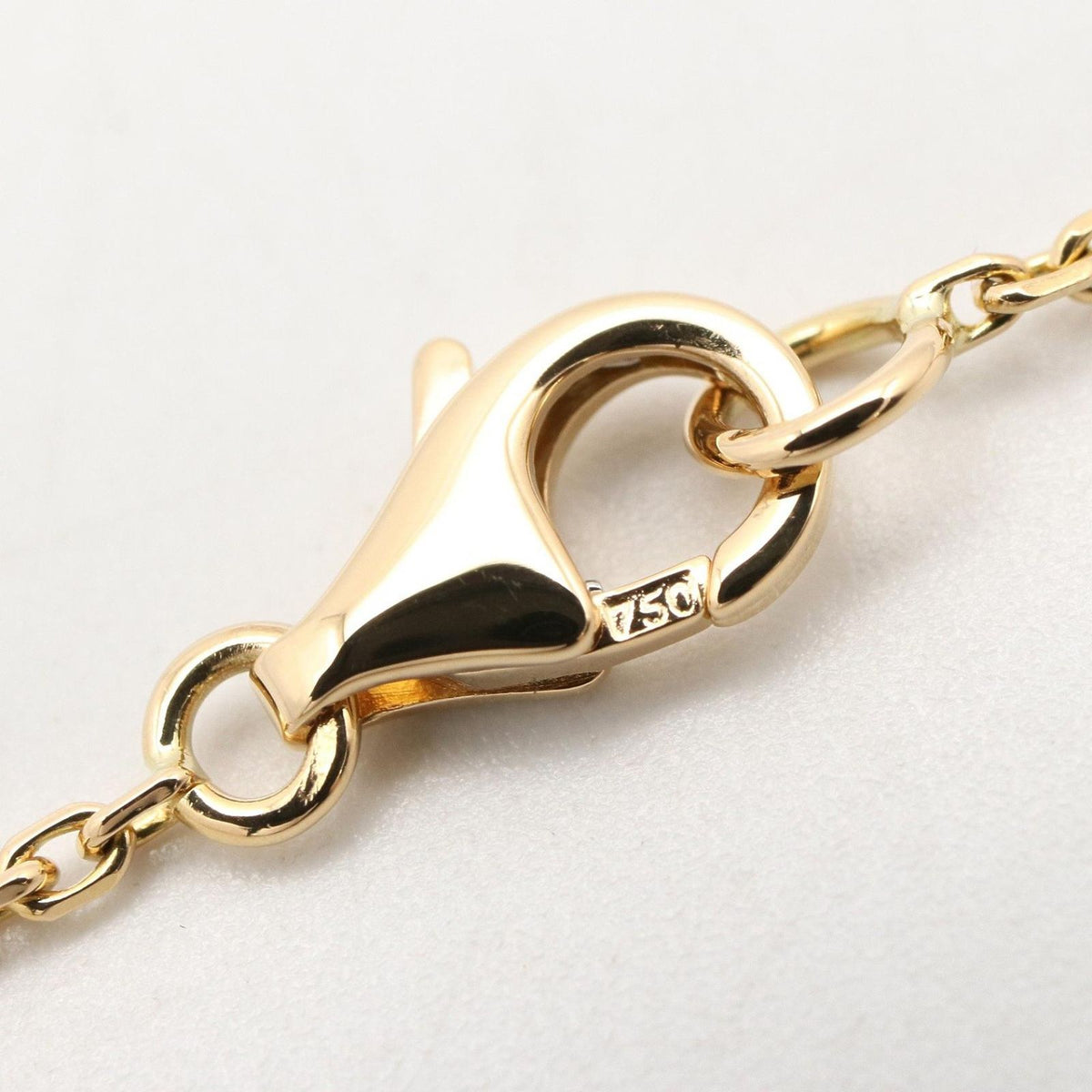 Van Cleef & Arpels Necklace Lucky Alhambra Papillon Mother of Pearl 18K — view 5