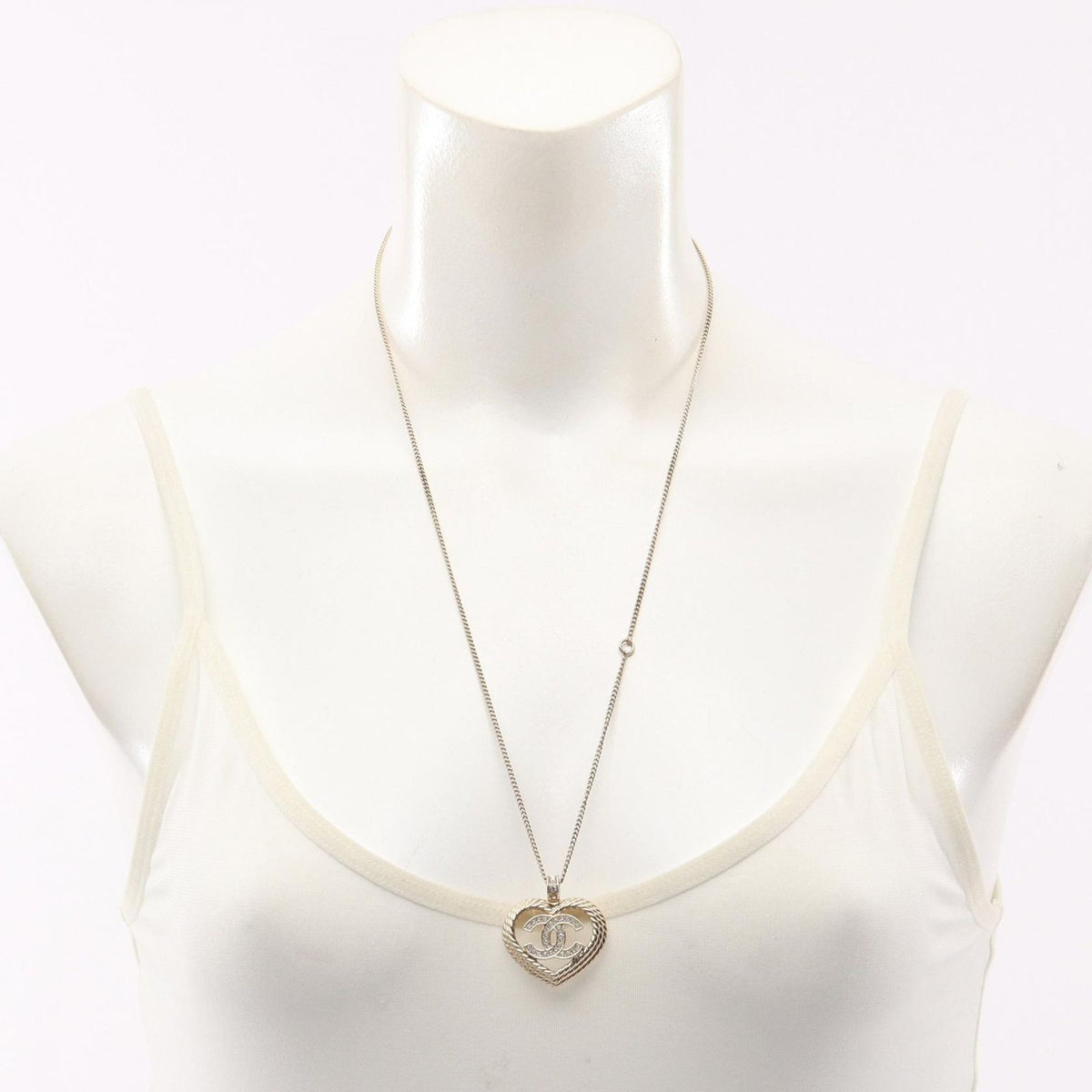 Chanel Necklace CC Logo Heart — view 5
