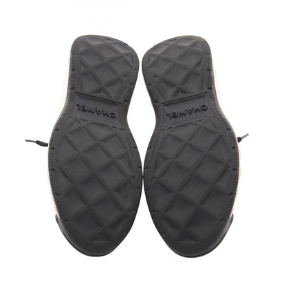 Chanel Sneakers CC Logo Suede — view 4