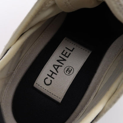 Chanel Sneakers CC Logo Suede — view 5