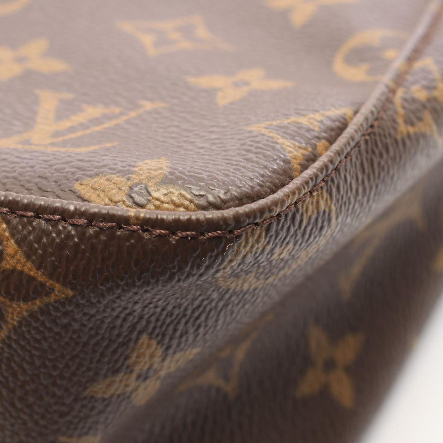 Louis Vuitton Shoulder Bag Looping MM Monogram Leather — view 7