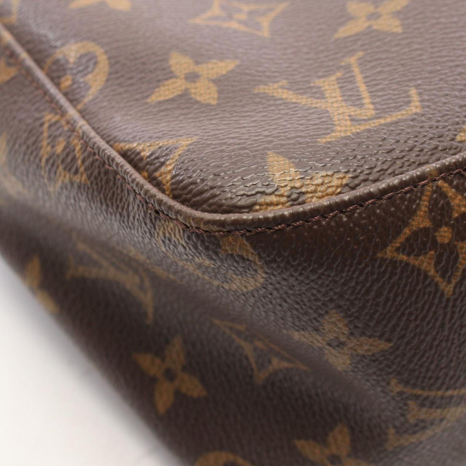 Louis Vuitton Shoulder Bag Looping MM Monogram Leather — view 6