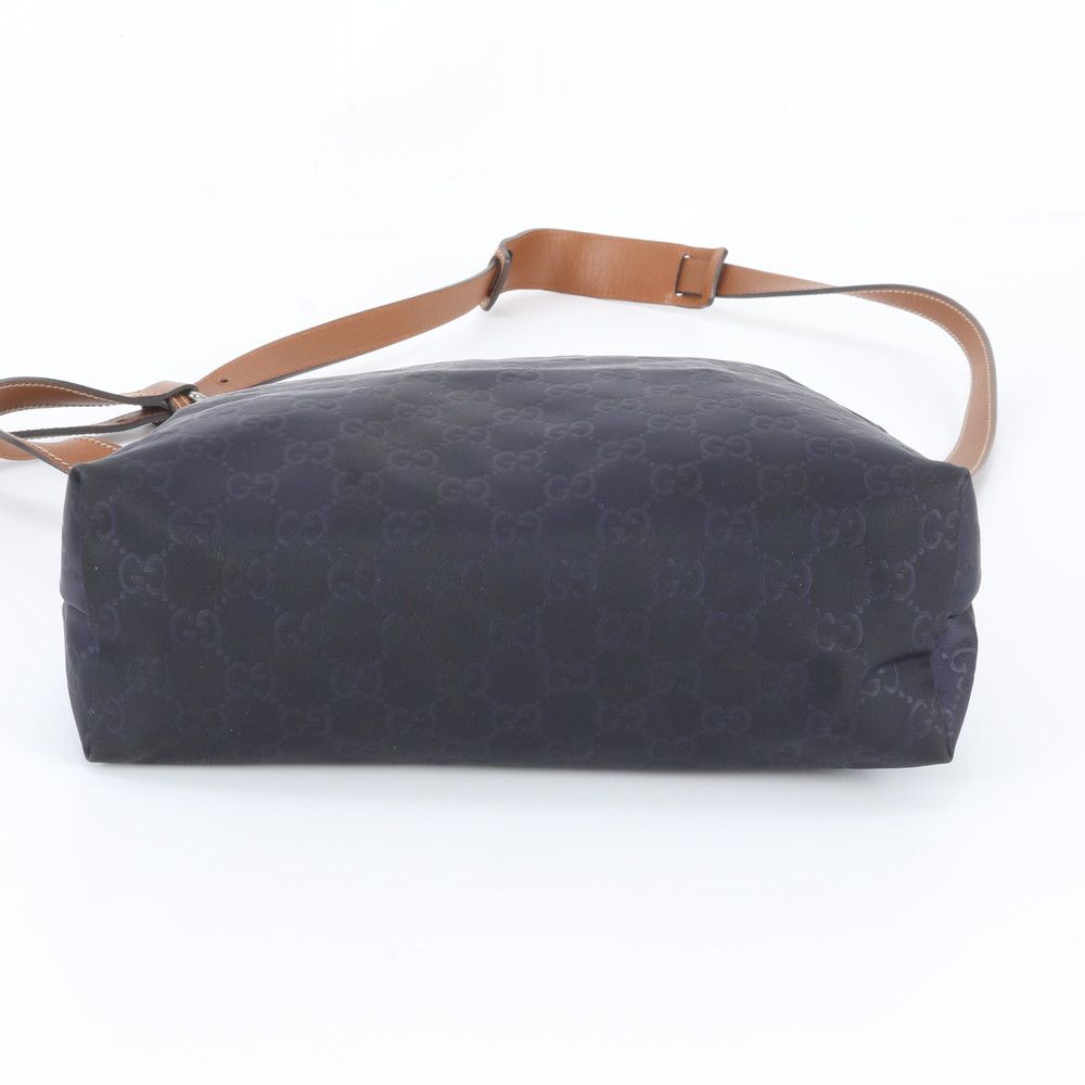Gucci GG Nylon Leather Shoulder Bag Crossbody Messenger Business — view 6