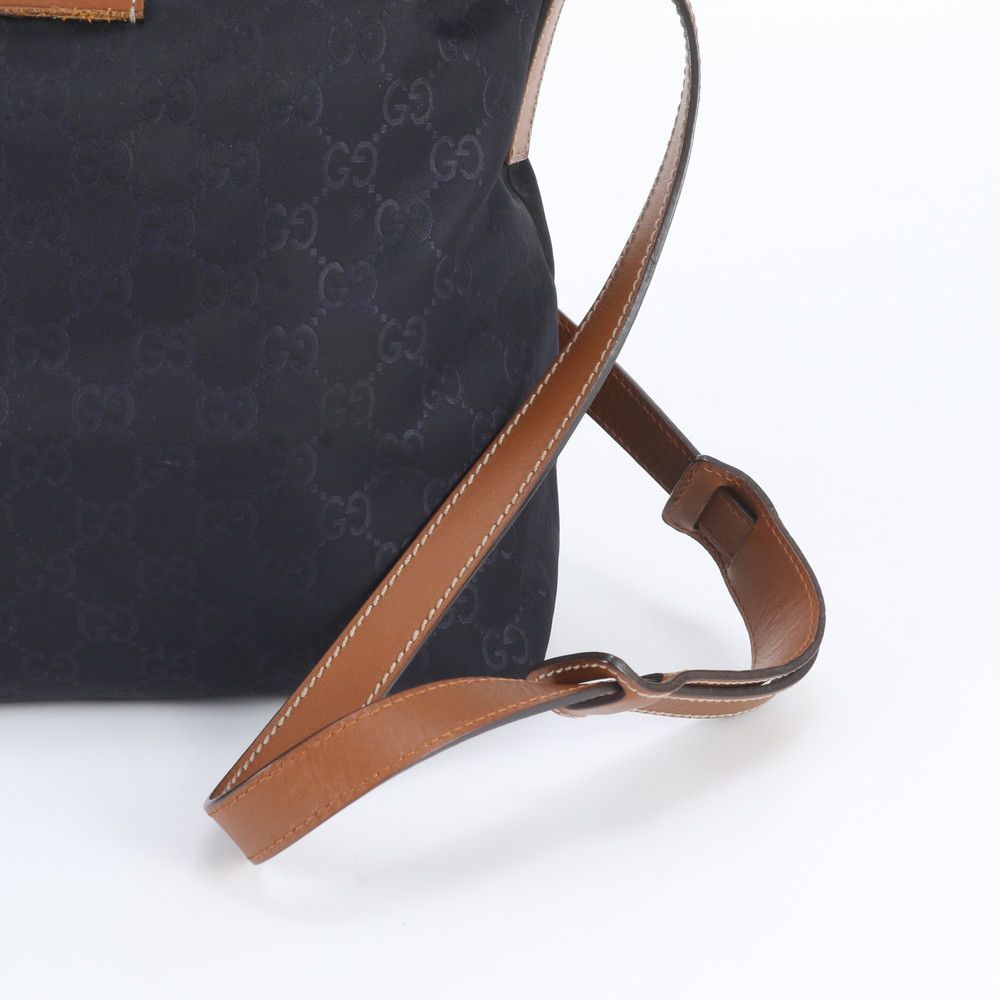 Gucci GG Nylon Leather Shoulder Bag Crossbody Messenger Business — view 2