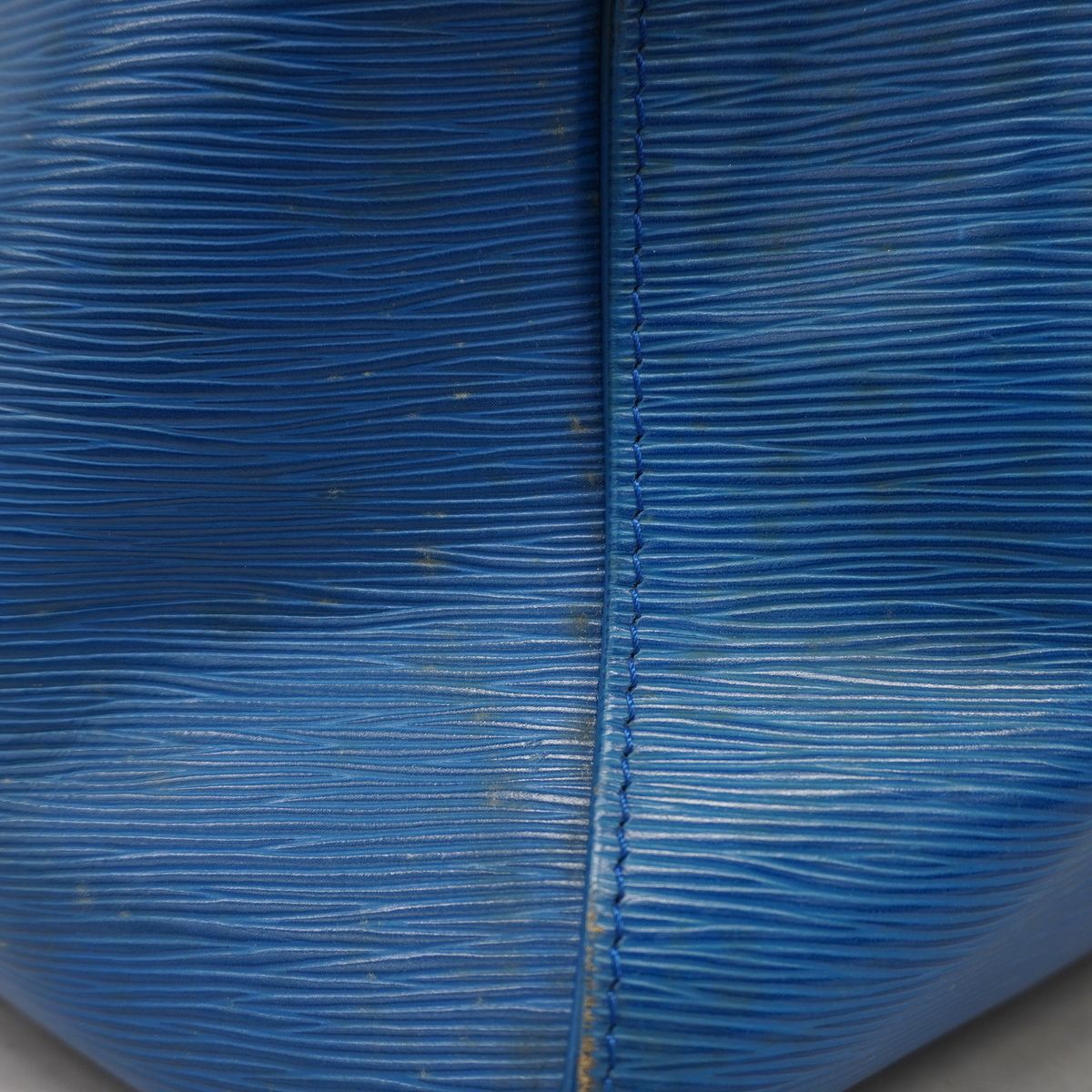 Louis Vuitton Boston Bag Epi Keepall 55 Toledo Blue — view 8