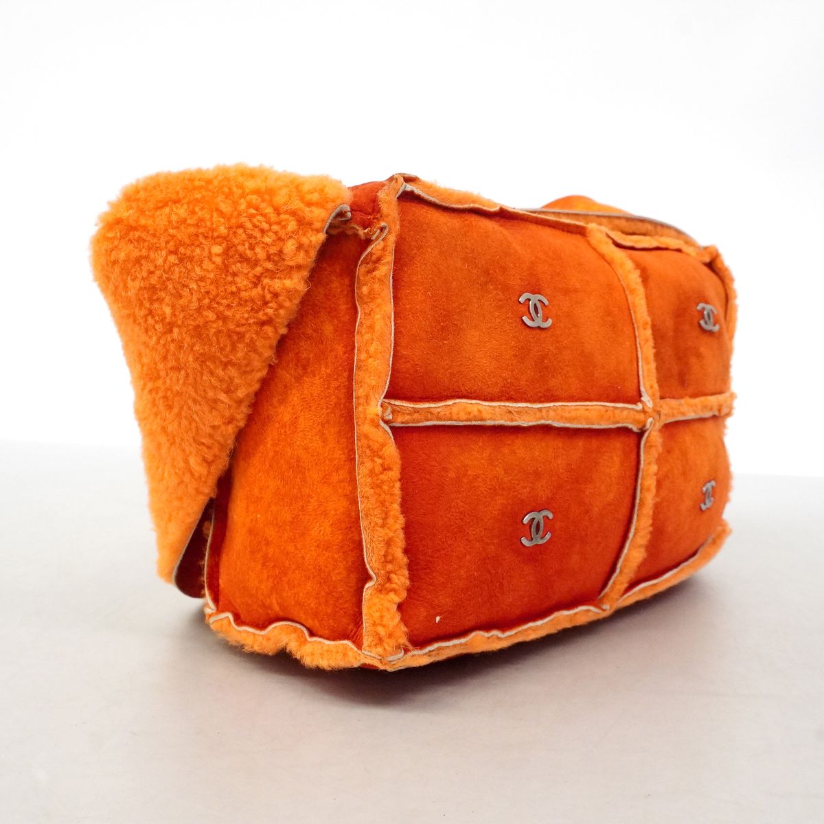 Chanel Shoulder Bag Shearling Orange Silver — view 2