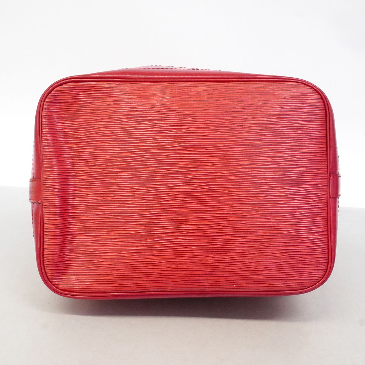 Louis Vuitton Shoulder Bag Epi Noe Castilian — view 3