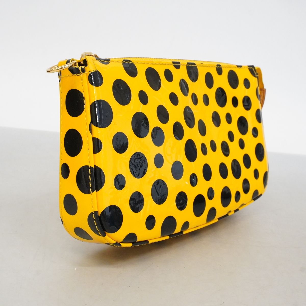 Louis Vuitton Pouch Vernis Infinity Dot Pochette Accessoires Jaune Yayoi Kusama — view 2