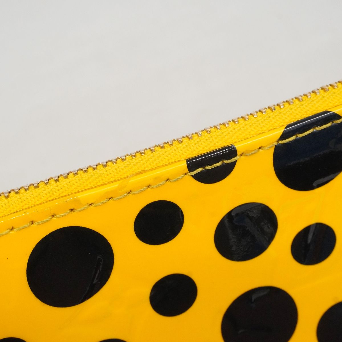 Louis Vuitton Pouch Vernis Infinity Dot Pochette Accessoires Jaune Yayoi Kusama — view 7