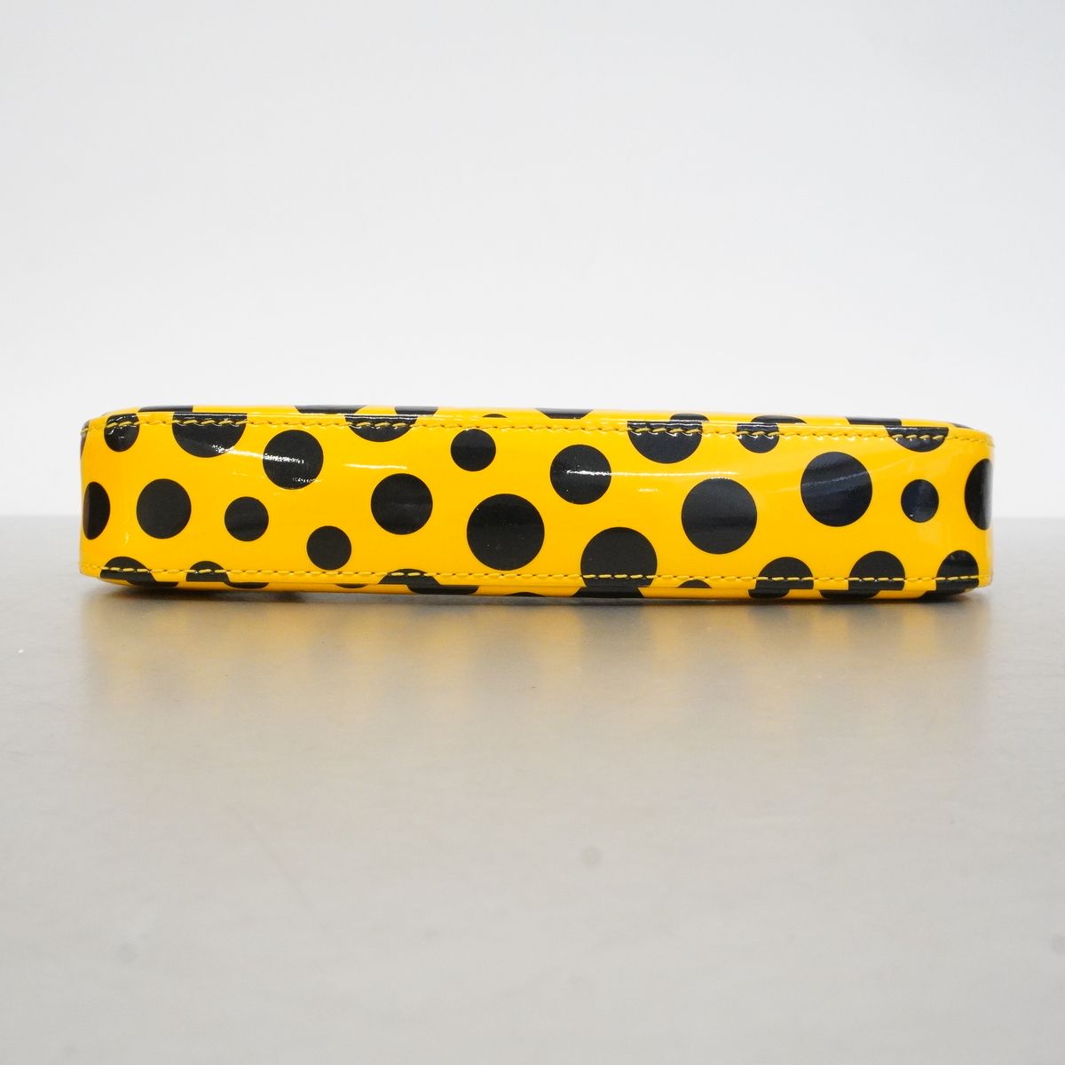Louis Vuitton Pouch Vernis Infinity Dot Pochette Accessoires Jaune Yayoi Kusama — view 3