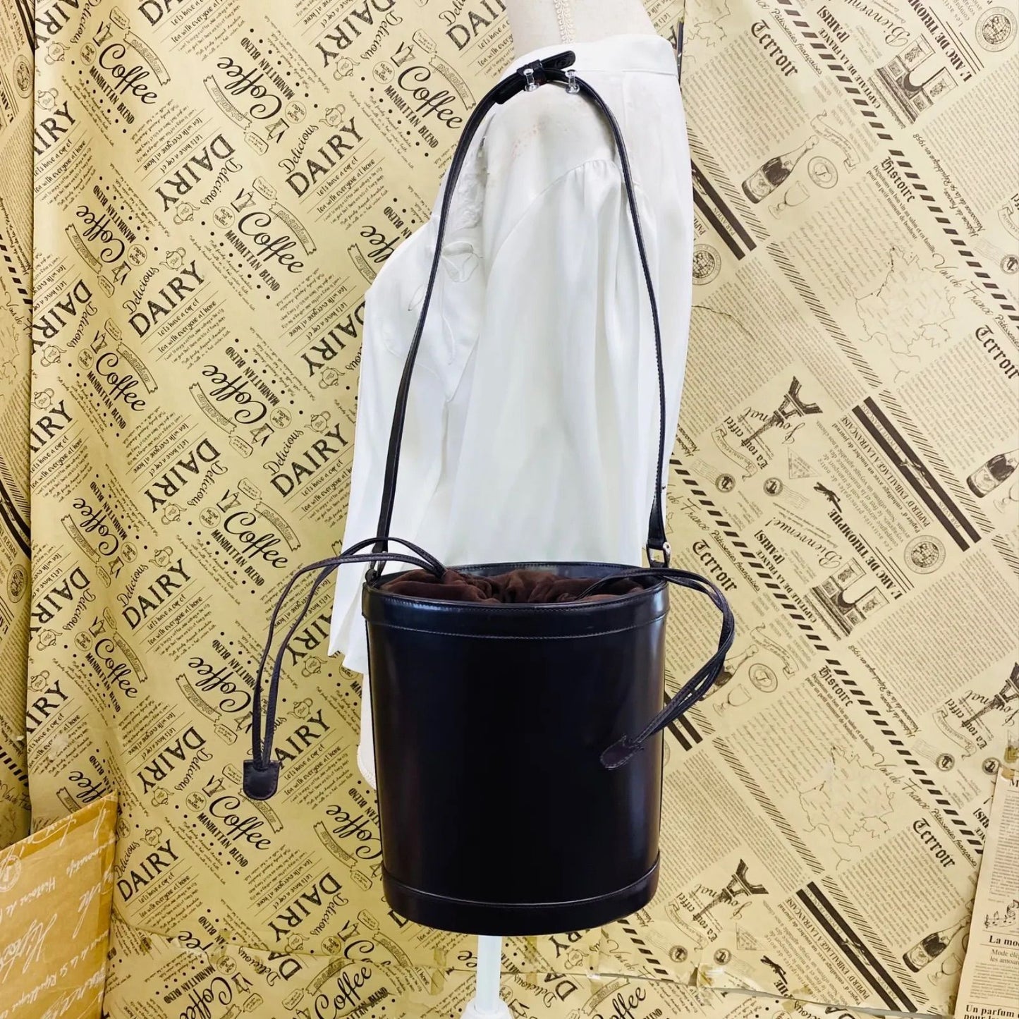 Gucci Bucket Shape Shoulder Bag Interlocking G Logo Vintage Patent Brown — view 5