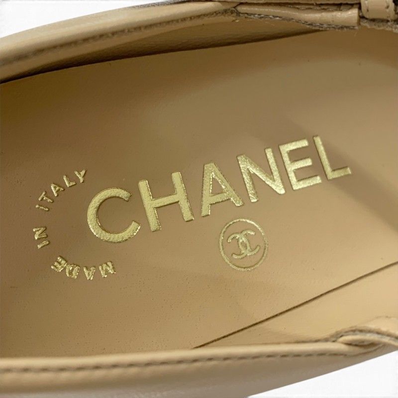 Chanel Pumps Shoes Leather Beige Black Gold CC Logo Mary Jane Strap — view 7