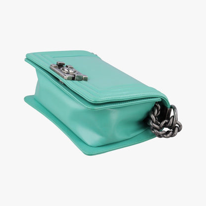 Chanel Boy Green Leather — view 4