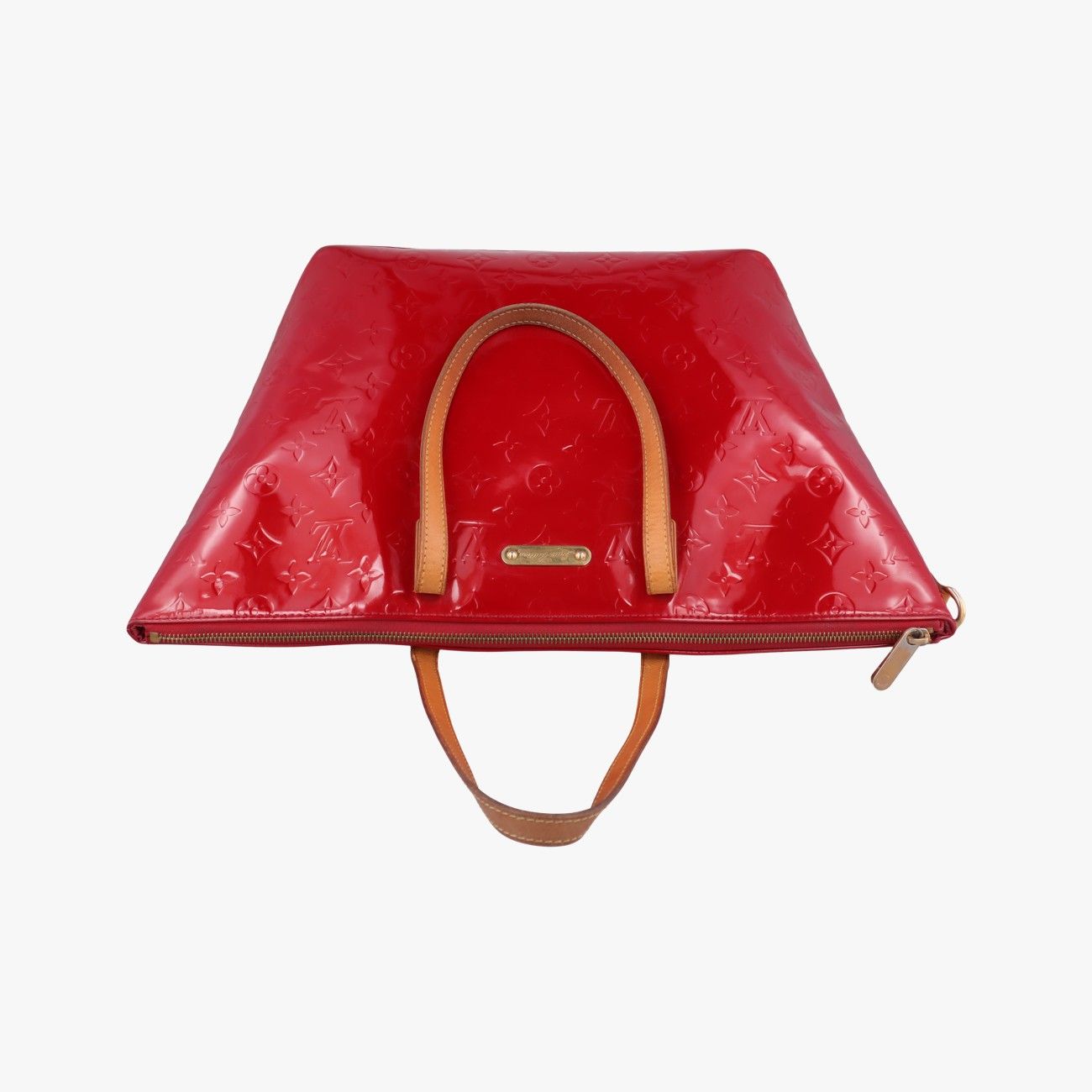 Louis Vuitton Bellevue GM Pomme D'amour Vernis — view 8